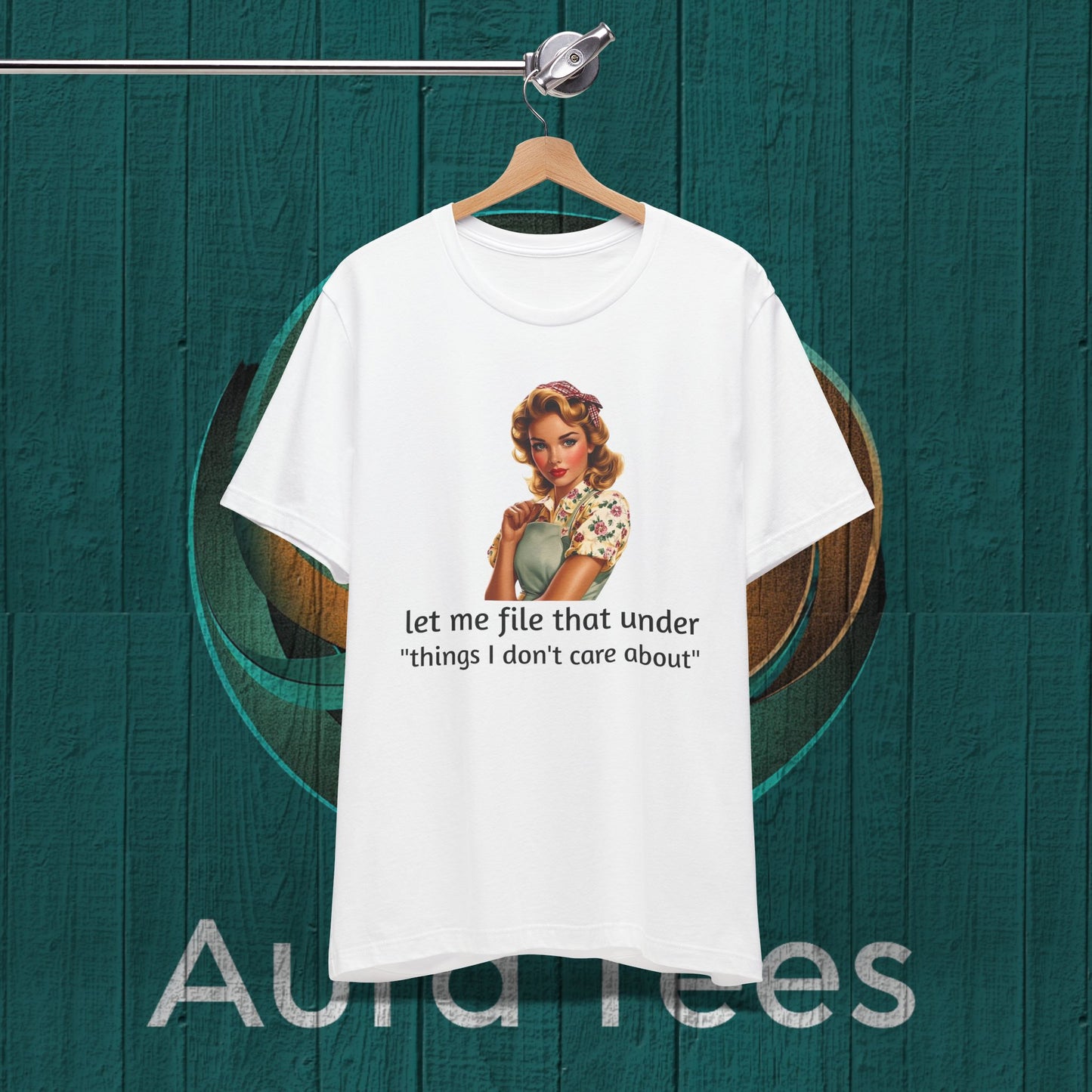 retro snarky housewife tee
