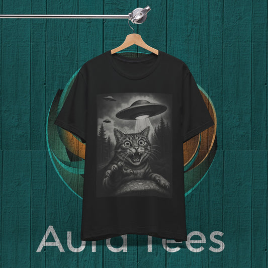 retro cat ufo invasion tee